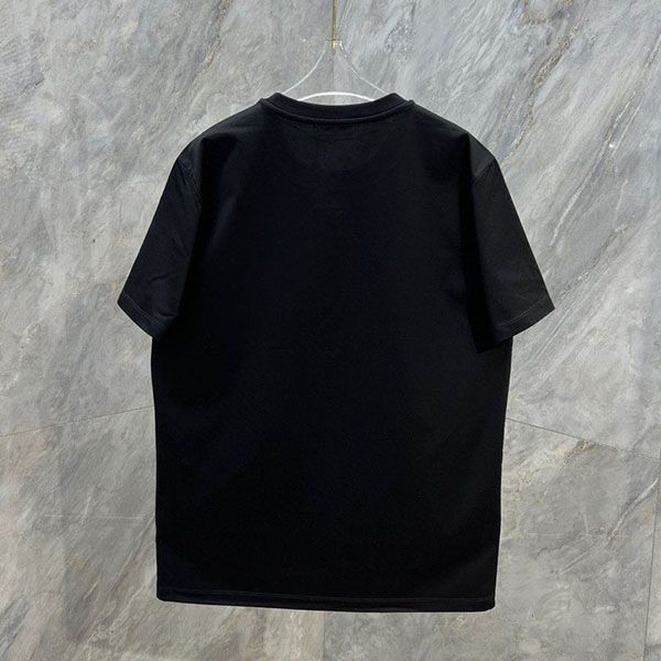 モンクレール コピー パッチロゴ ワンポイント Tシャツ mog52547